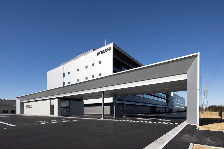Keys to the Success of Four Hitachi High-Tech Group Locations Achieving Carbon Neutrality