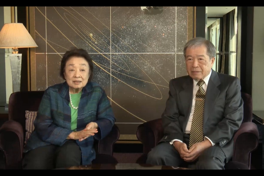 Namihei Odaira’s grandchildren, Yoshiko (left) and Mitsuhiro (right), during the interview